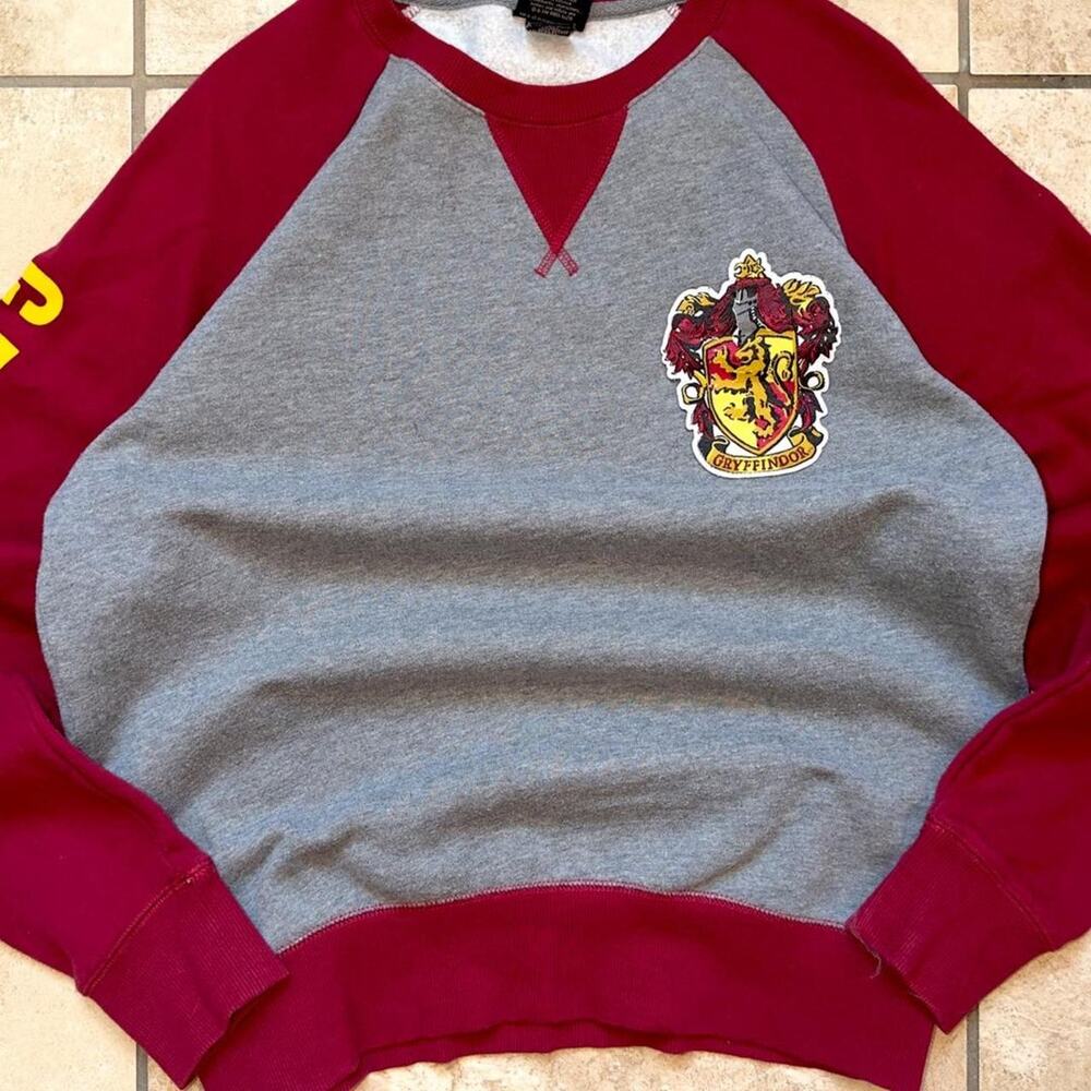 Wizarding World of Harry Potter Gryffindor Pullover Sweatshirt Size M